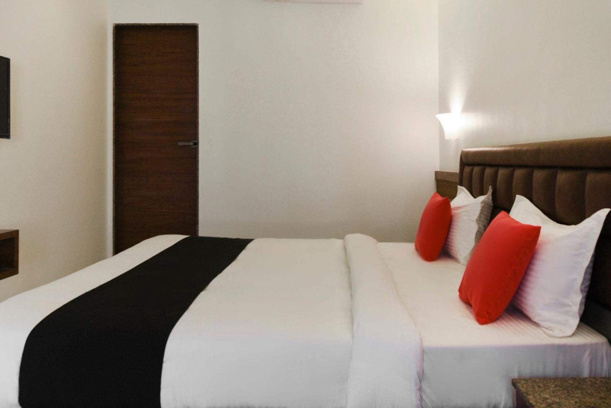 Oyo Flagship Hotel Shreeyash Executive Mangvadi Exterior photo