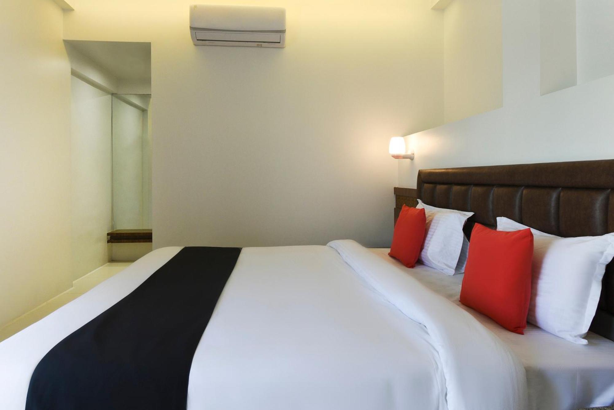 Oyo Flagship Hotel Shreeyash Executive Mangvadi Exterior photo